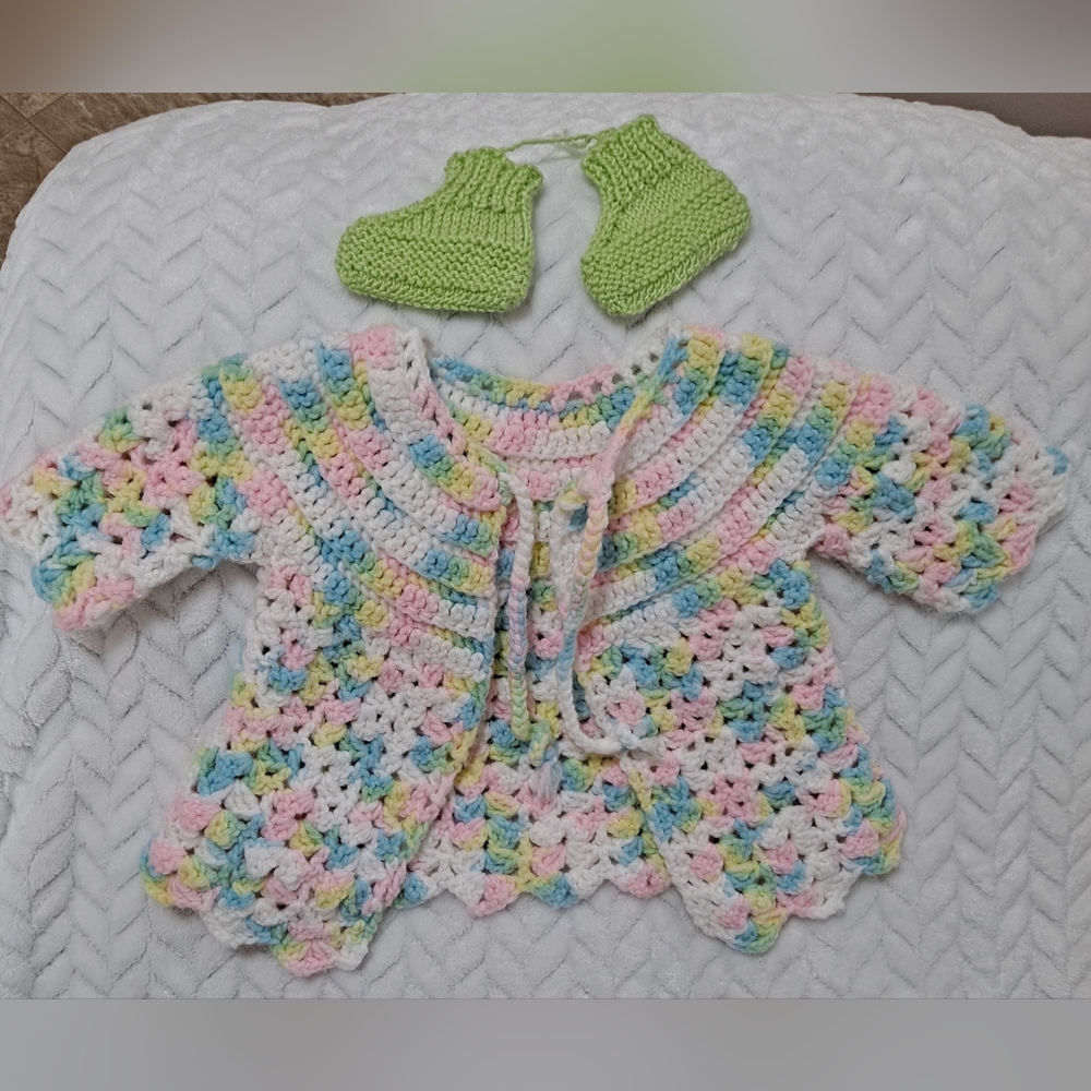 Handmade Baby Sweater and Booties🤍